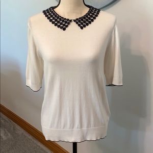 Hobbs White Top with Black Collar